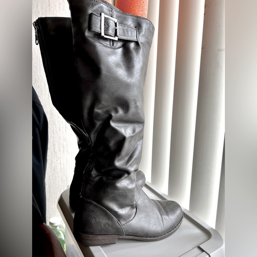 Grey below knee boots size 8.5